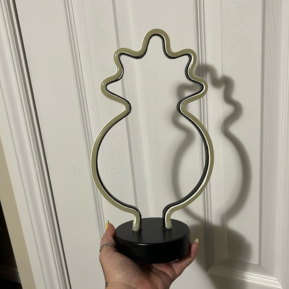 Led pineapple light